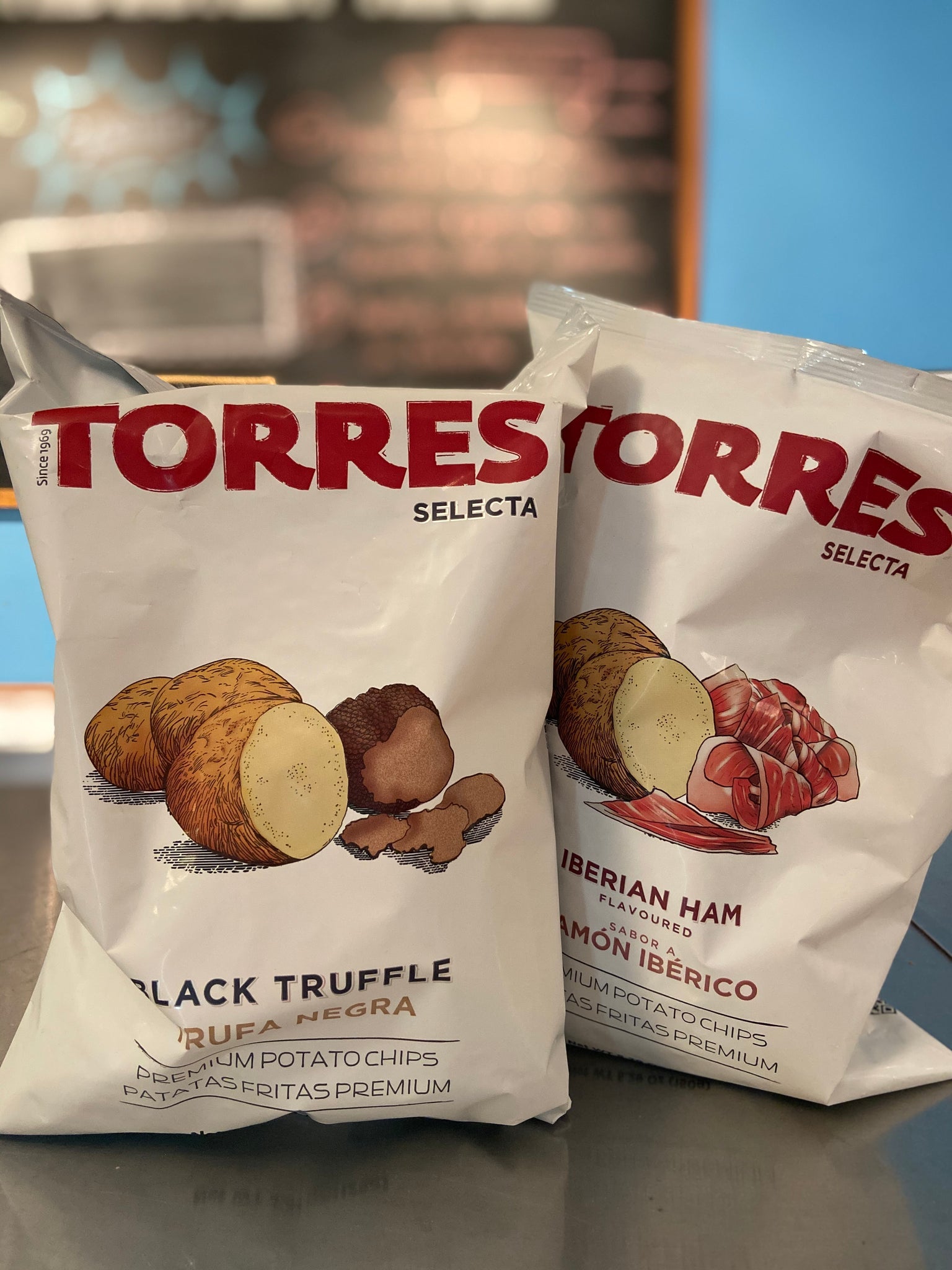 Torres Premium Potato Chips Black Truffle 1.41oz/40g - Patatas