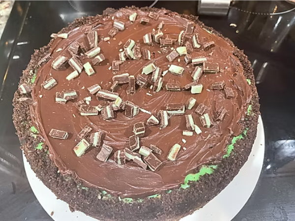 Mistletoe Mint Cheesecake